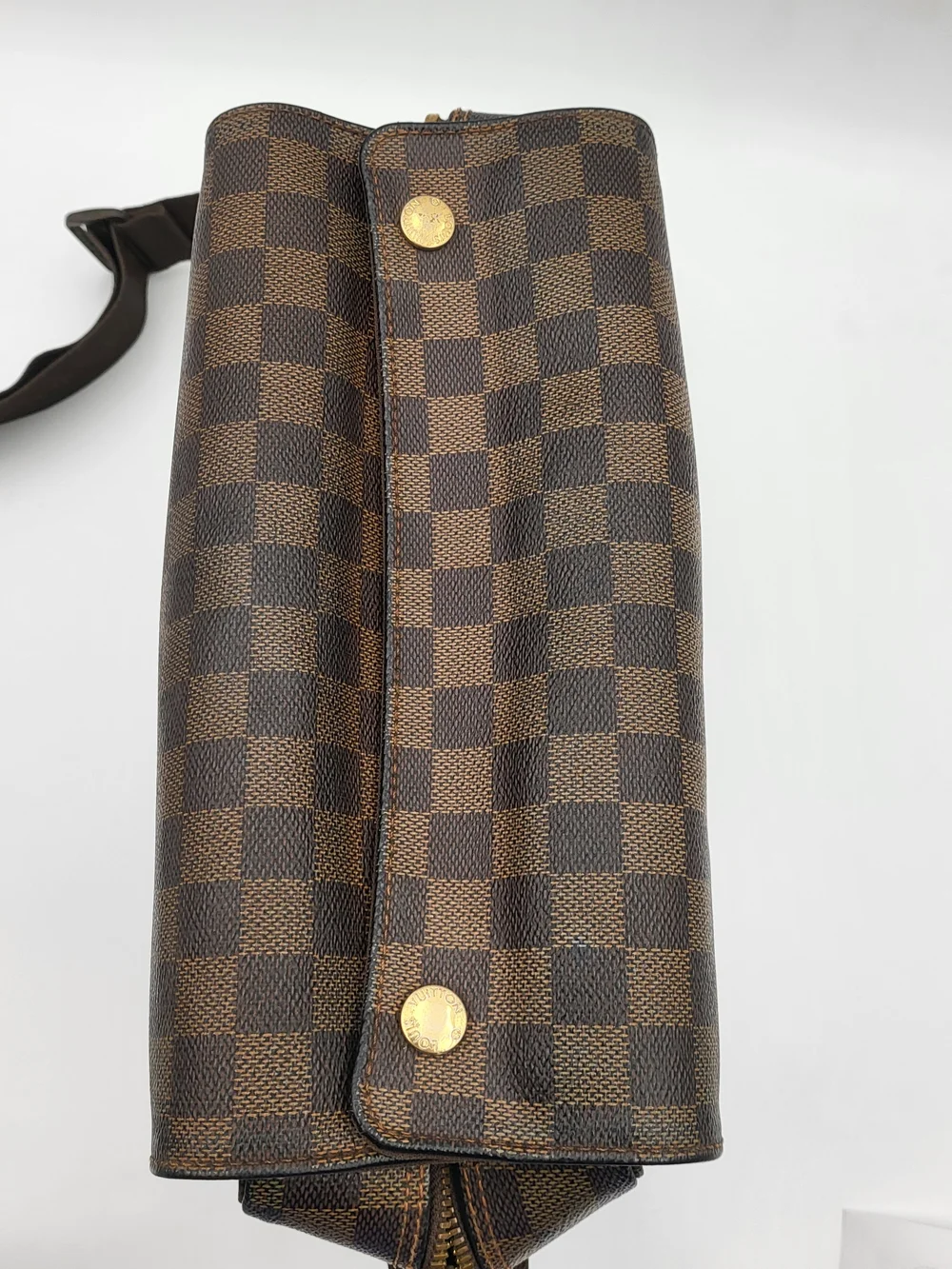 LOUIS VUITTON Damier Ebene Canvas Naviglio Messenger Bag. Authentic, w/COA..
